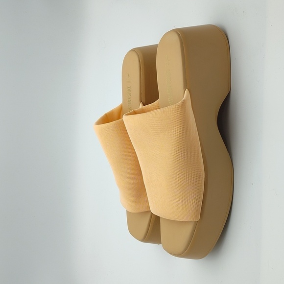 New Platform Sandal in Tan/Peach by Dreampairs Size 9 - Picture 6 of 10